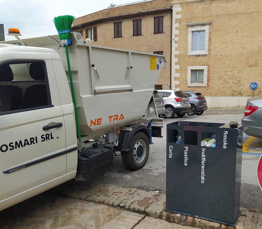 Recanati. Poca attenzione alla raccolta differenziata dei rifiuti e alla pulizia della città