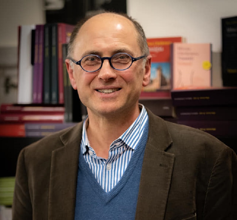 Allo scrittore recanatese Adrian Bravi il Massachusetts Book Awards