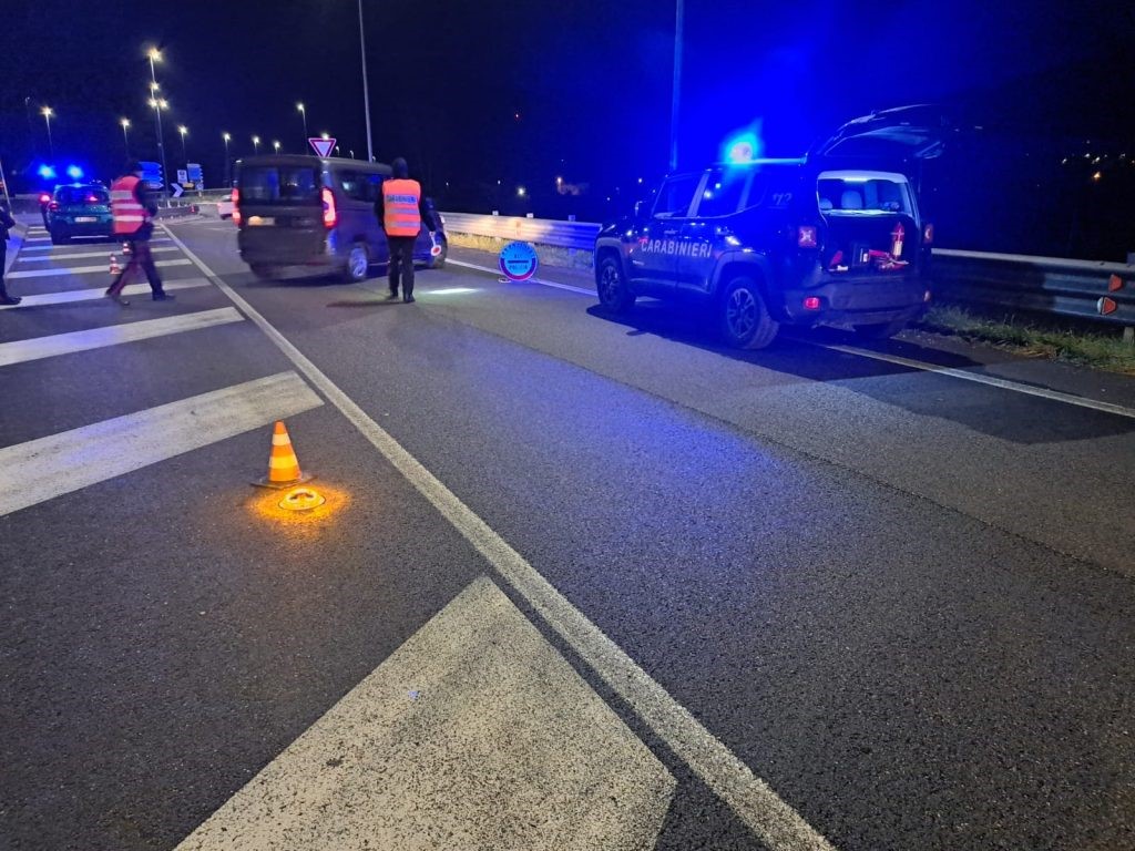 I Carabinieri del provinciale di Macerata elevano sanzioni al Codice della Strada per 780 euro.