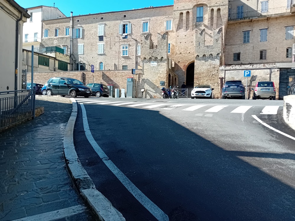 Recanati. Incidente alla fine di Porta San Filippo. Grave un 92enne