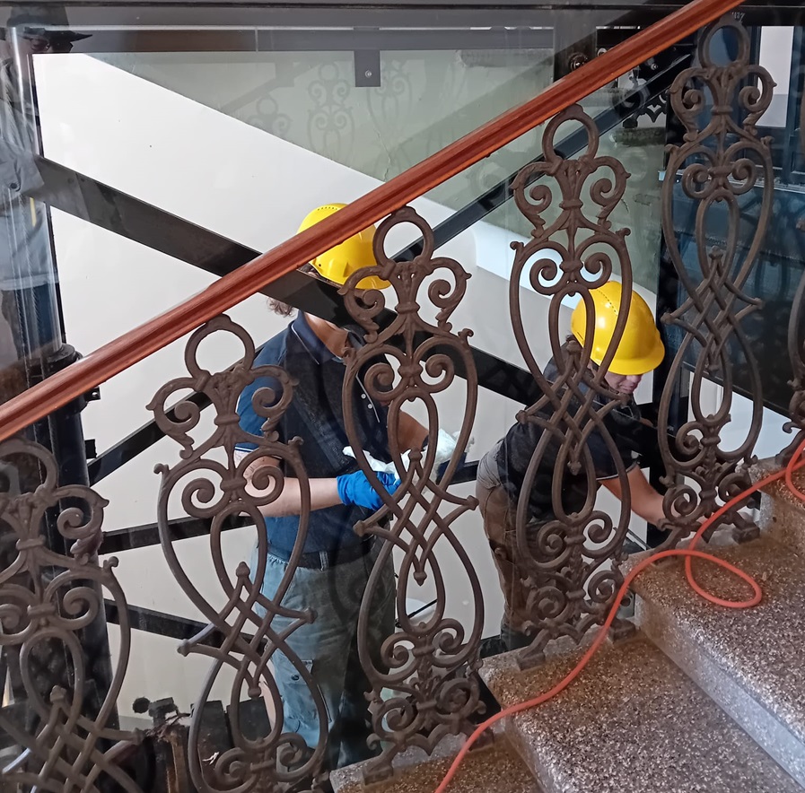 Recanati. Tirato a lucido l’ascensore del palazzo comunale