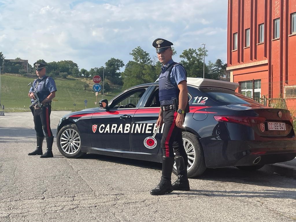 Deferite dai carabinieri all’A.G. 6 persone per spaccio di stupefacenti