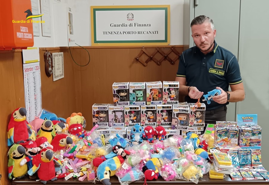 GdF Porto Recanati: sequestrati altri 177.000 articoli contraffatti o recanti segni mendaci e denunciato il responsabile all’autorità giudiziaria