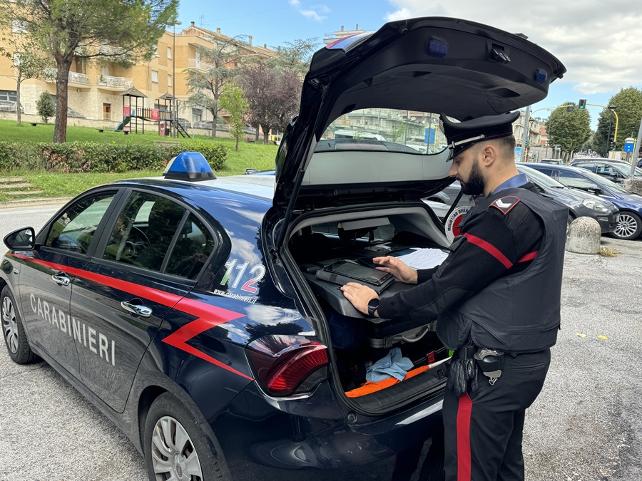 Comune di Tolentino – arresto di uno straniero per resistenza a PU, porto abusivo di armi e minaccia aggravata