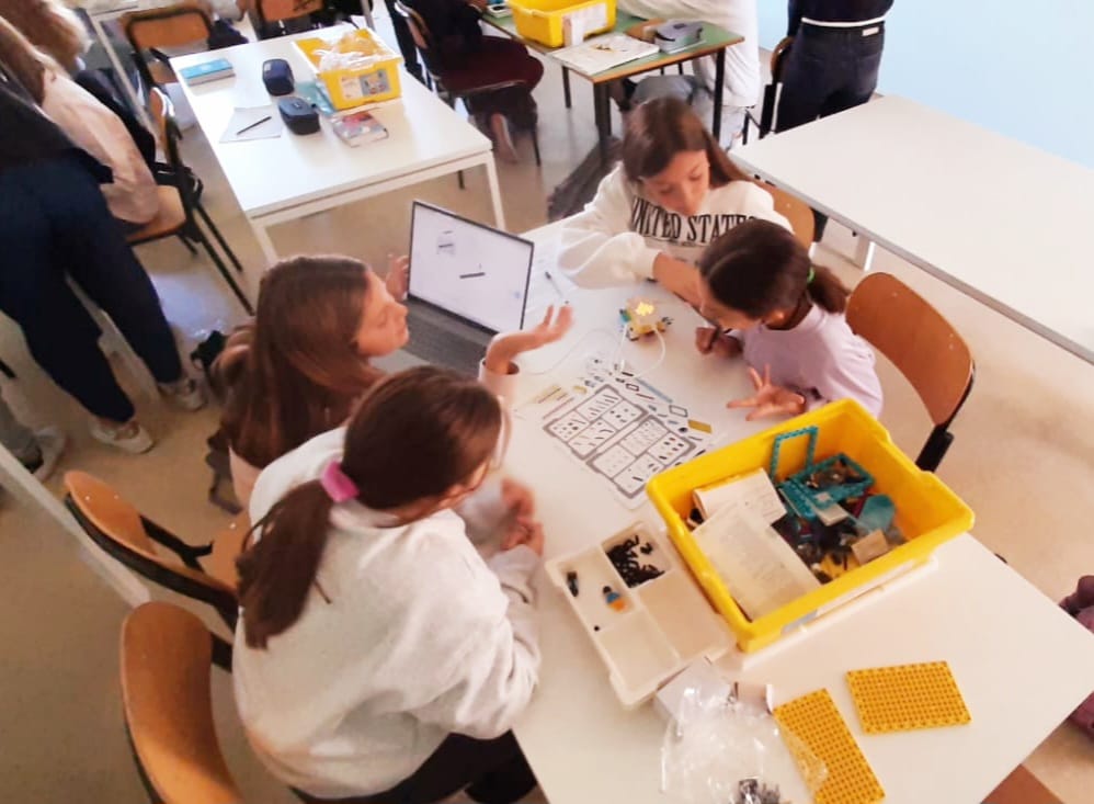 L’Istituto “B. Gigli” di Recanati proietta gli studenti nel futuro con la Settimana dedicata alla robotica