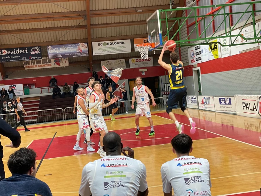 Pallacanestro Recanati. Svethia finale amaro, la volata premia Ozzano 74-72
