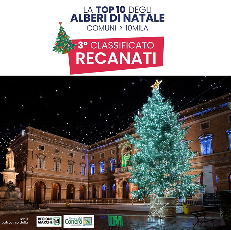 Recanati. L’albero di Natale di piazza Leopardi si classifica al terzo posto nella classifica di quelli più belli della Regione