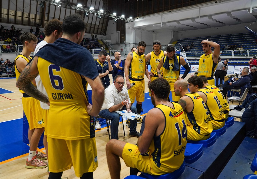 Pallacanestro Recanati. Coach Di Chiara: “I ragazzi sono stati pazienti, il mio staff sta facendo un lavoro importante”.