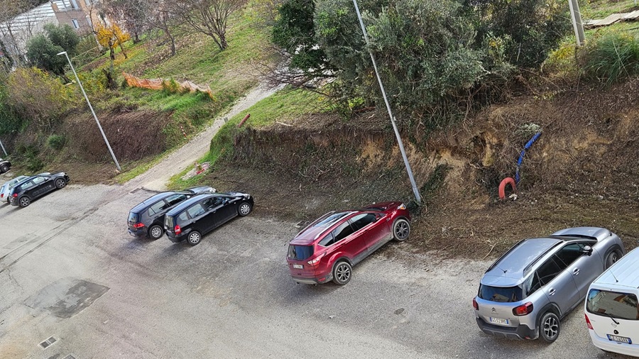Recanati. Fine di un incubo, la giungla di Via del Donatore non esiste più!