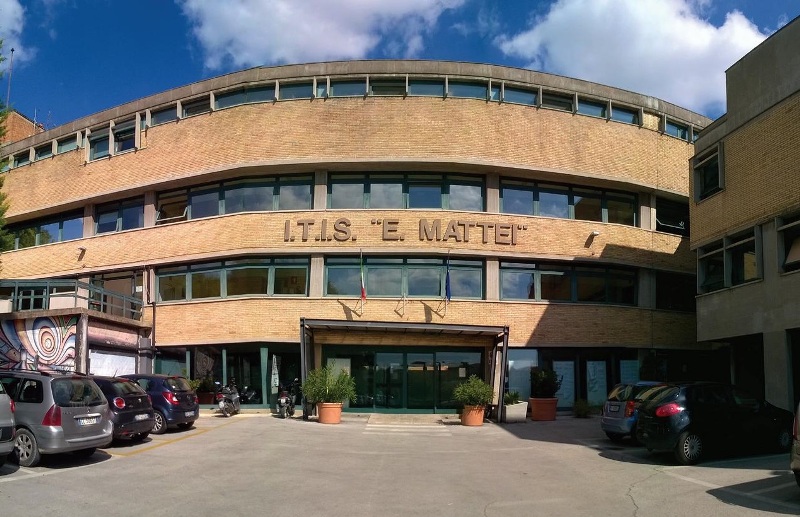 Pnrr, completati oltre il 60% dei lavori finanziati sulle scuole della provincia di Macerata, molti a Recanati