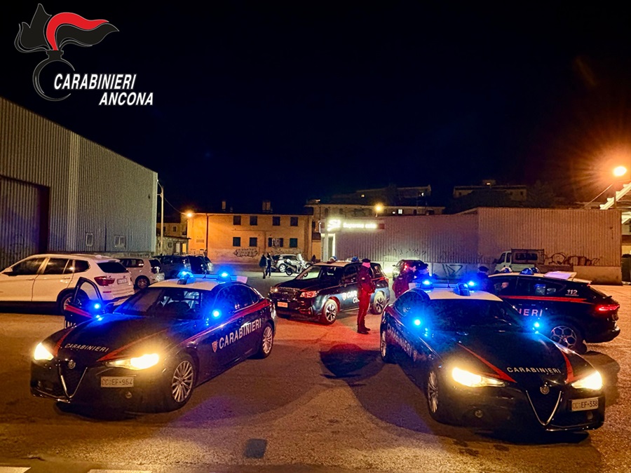 Ancona, nella notte ruba l’incasso di un supermercato a Collemarino. Arrestato dai Carabinieri
