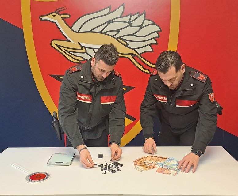 Osimo. Spacciava cocaina nei pressi del cimitero comunale. Arrestato dai Carabinieri