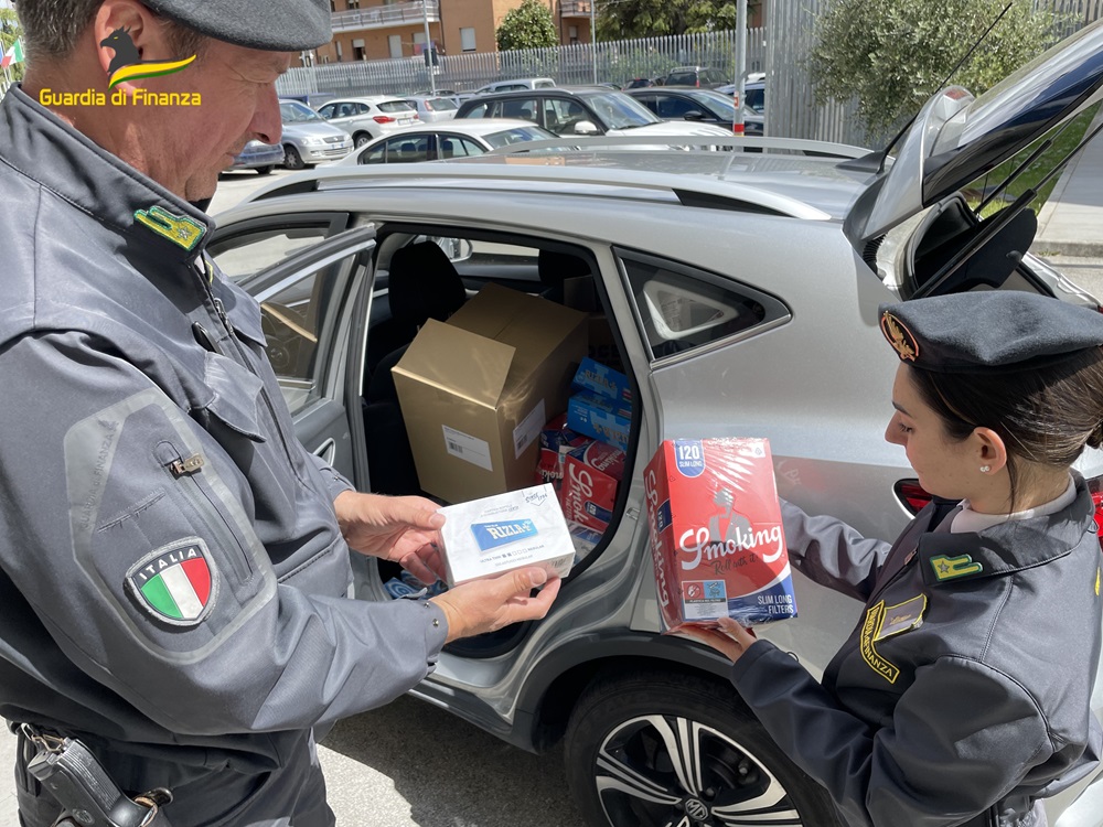 Contrabbando da San Marino, scovati circa cinque milioni di articoli per fumatori irregolarmente importati