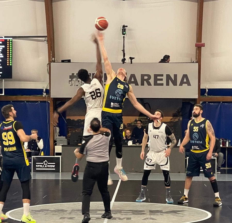 Pallacanestro Recanati. La Svethia lotta ma si arrende nel finale.