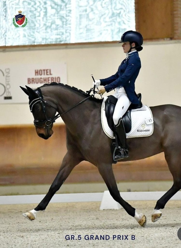 Equitazione, Paradressage: Federica Sileoni in sella a Leonardo brilla ad Ornago
