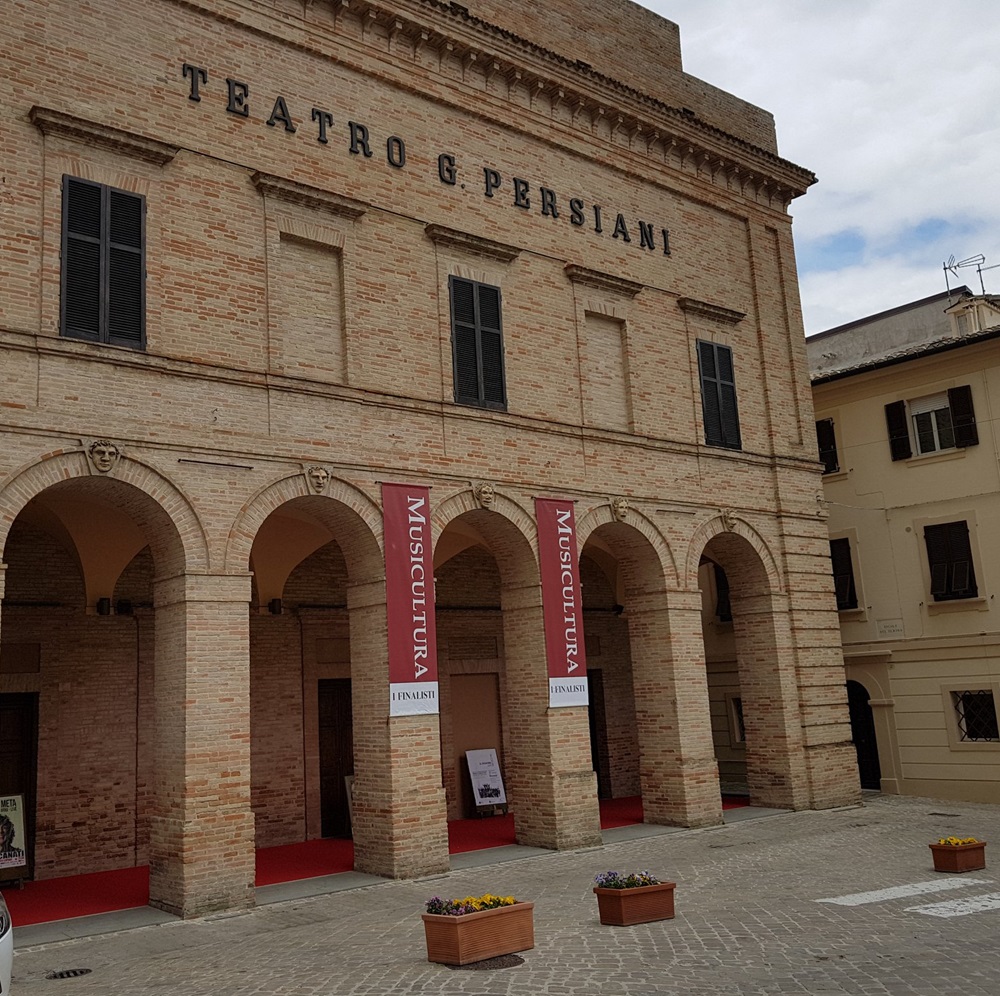 Aumenti delle tariffe al Teatro Persiani: polemiche e critiche dalla lista civica “Recanati Insieme”