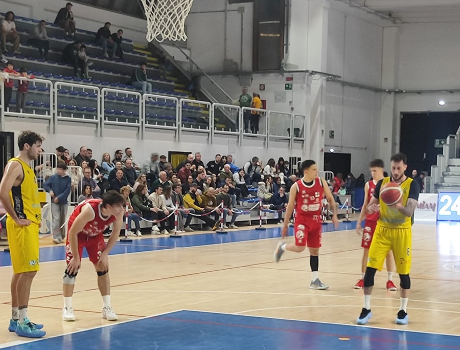 Pallacanestro Recanati. Svethia 6 bellissima! Il PalaCingolani-Pierini non fa sconti. Pescara ko 74-59