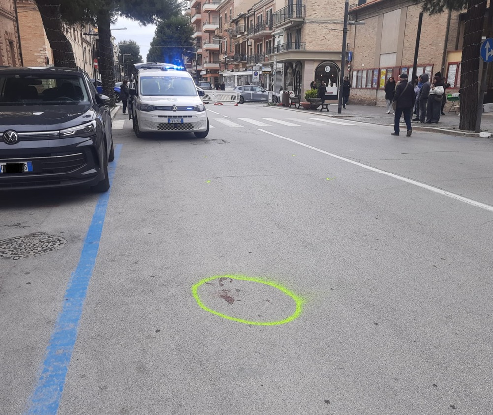 Donna investita in centro a Porto Recanati: 72enne trasportata a Torrette in prognosi riservata