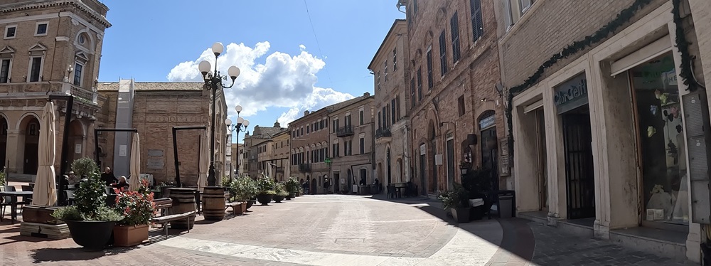 Fratelli d’Italia Recanati interroga l’Amministrazione sull’iter delle tariffe dell’occupazione di suolo pubblico