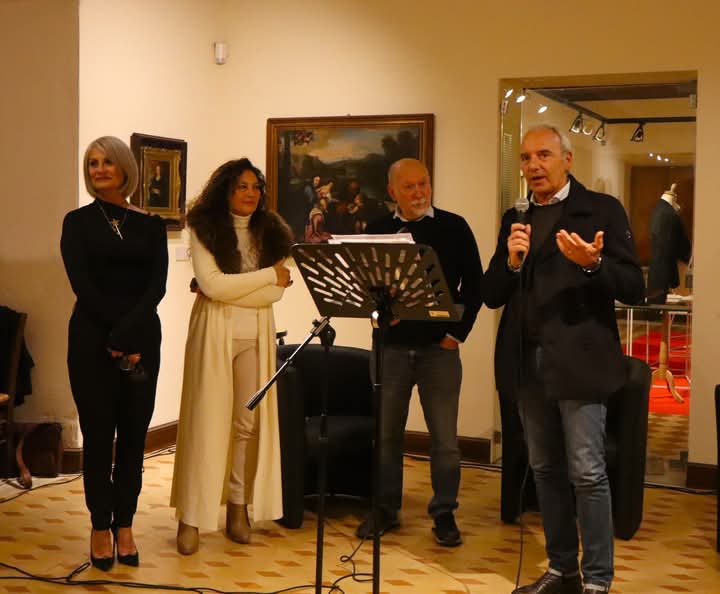 Porto Recanati. “L’agguato dei giorni”: poesia, immagini e parole per la pace