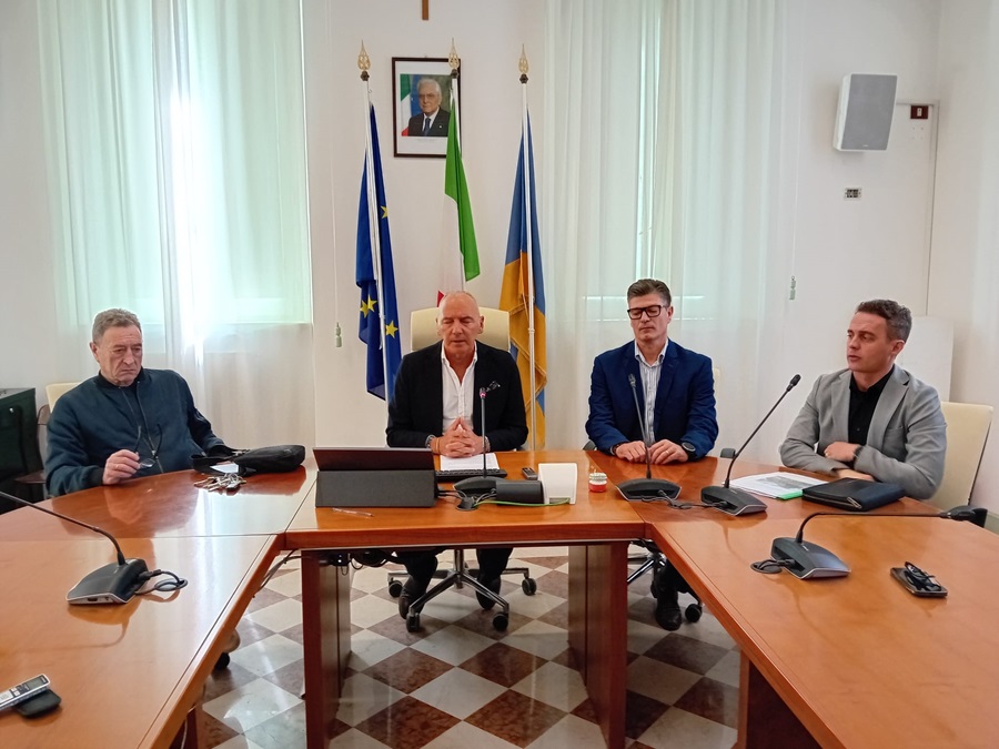 Capannone Nervi: l’amianto c’era, poi è sparito… poi è riapparso.