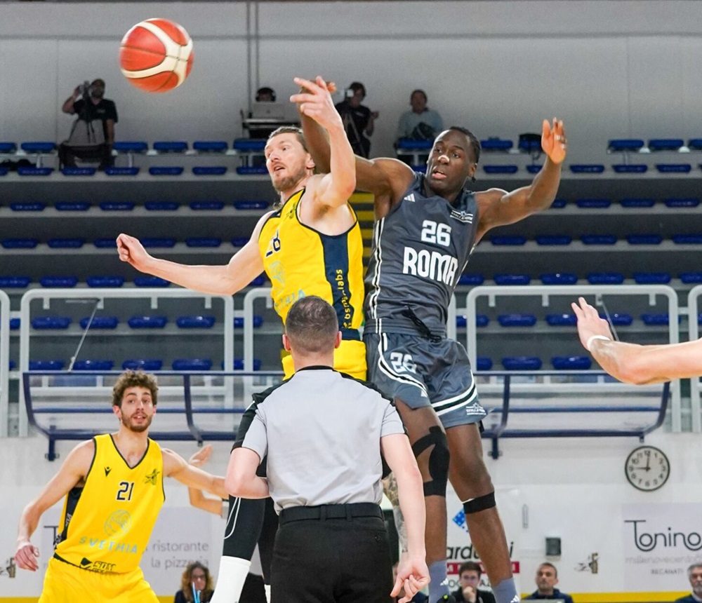 Pallacanestro Recanati. Serataccia Svethia, la Stella EBK vince con merito gara 1