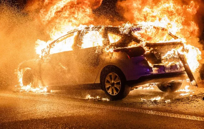 Incendio doloso a Potenza Picena, cinque auto in fiamme: condannato un recanatese