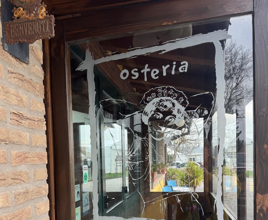 L’Osteria La Donzelletta spegne 25 candeline. Sabato 21 giugno, dalle 16.30, dj set per tutti a Villa Musone di Recanati