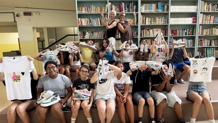 Creatività e inclusione: alla “Patrizi” di Recanati un laboratorio di custom shoes contro la dispersione scolastica