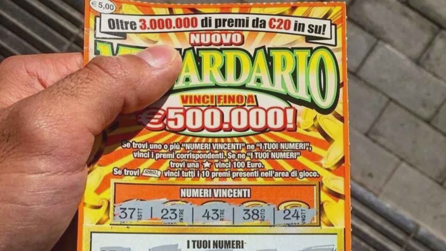 Porto Recanati. Vincita da mezzo milione al Grattacielo Bianchi: operaio albanese baciato dalla fortuna