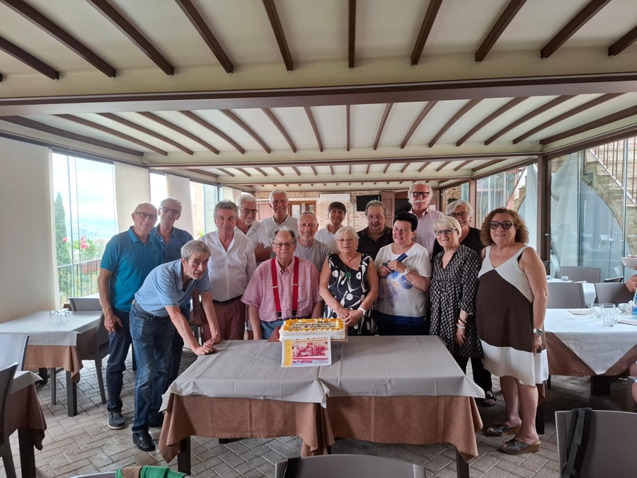 RECANATI – 50 anni dopo la maturità, la “mitica classe” del Liceo Scientifico si ritrova per una reunion speciale