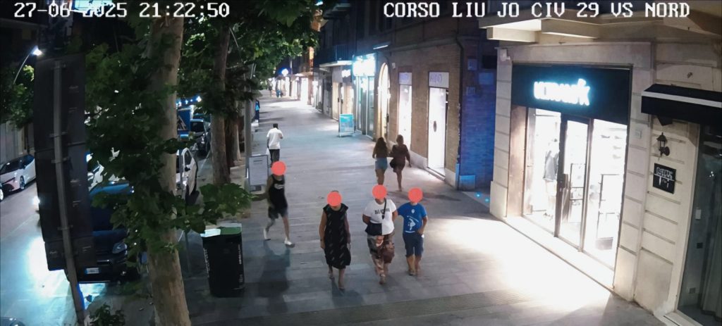 Tenta di scippare un’anziana. Arrestato dalla Polizia a seguito dell’ordine di custodia cautelare