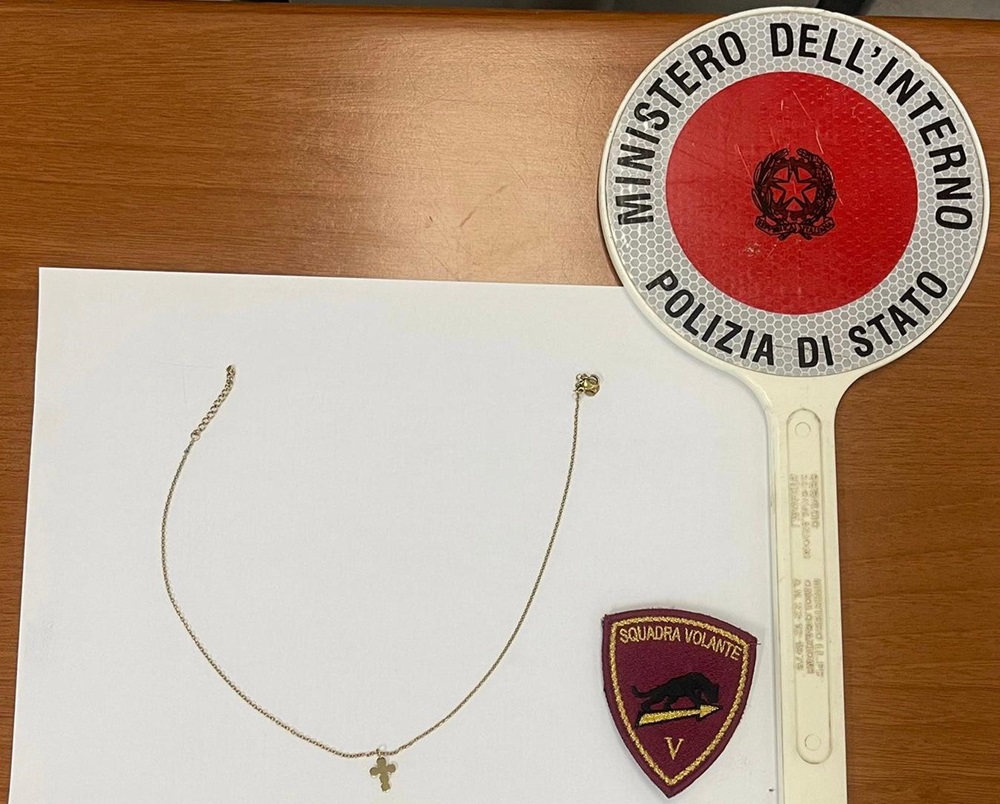Civitanova. Strappano una catenina in un locale, rintracciati dalla Polizia di Stato la mattina successiva