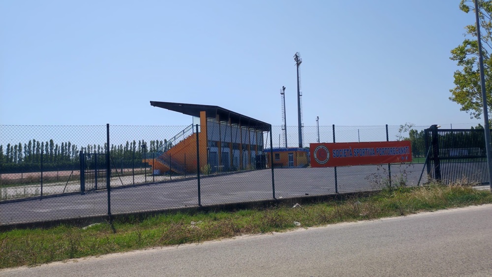 Porto Recanati: per l’Amministrazione comunale Rovazzani cerca il pelo nell’erba… sintetica!