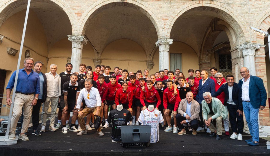 Recanatese: la carica dei 500. Presentate le squadre a Palazzo Venieri.