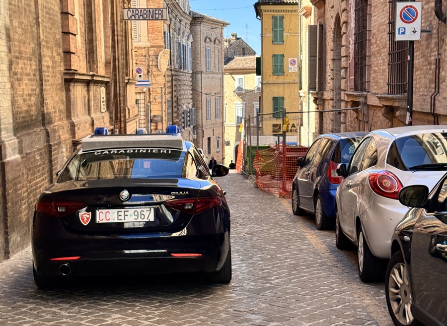 Carabinieri di Macerata – Denunciato 55enne della provincia di Teramo per truffa