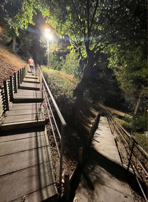 Montefano, nuova illuminazione per la scalinata di via Fonte Torciano grazie alla donazione del Rione Fornace