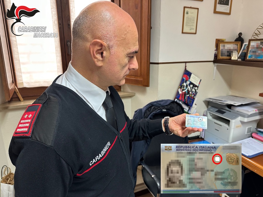 Macerata, scoperta carta d’identità senza microchip: denunciata una 29enne.