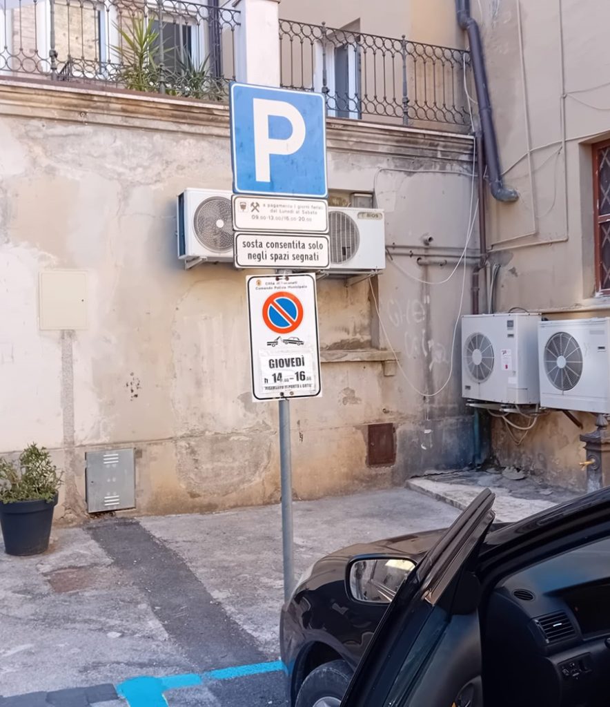 Ma quanta fatica per togliere un cartello ingannevole!!!