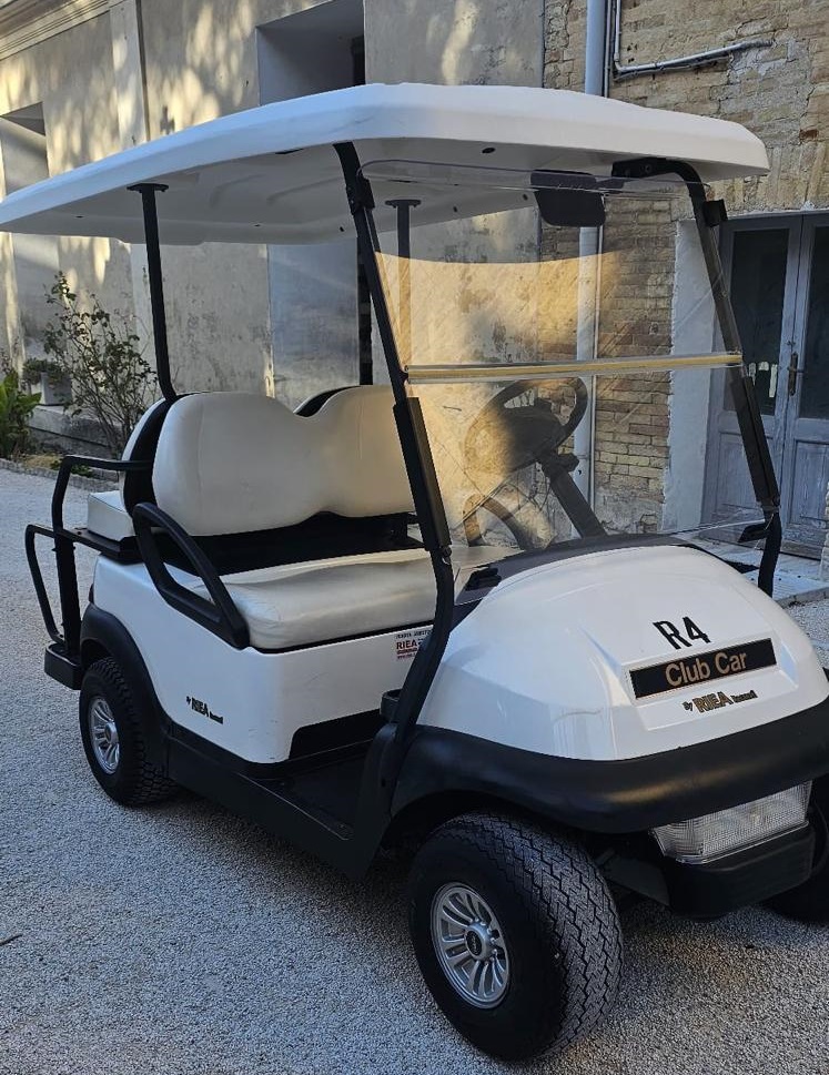 Recanati, torna la micro car al Cimitero comunale