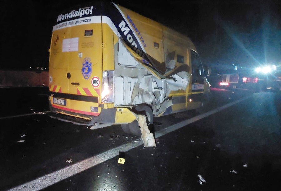 I sindacati intervengono sull’assalto al furgone porta valori in A14