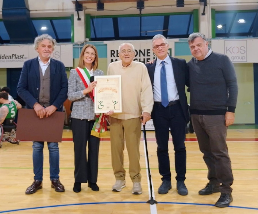 Potenza Picena. Il Dott. Mario Ferraresi insignito dal Comune della Benemerenza per Meriti Sportivi