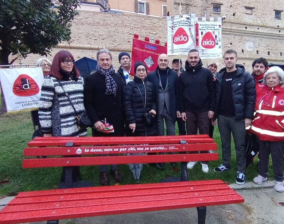 Loreto inaugurata panchina Aido Loreto intestata a Daniele Perna