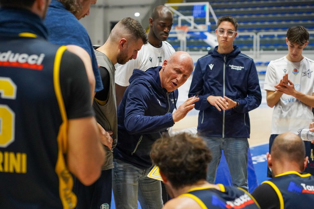 Periodo difficile ma abbiamo le qualità per uscirne, parola di coach Schiavi della Svethia Recanati