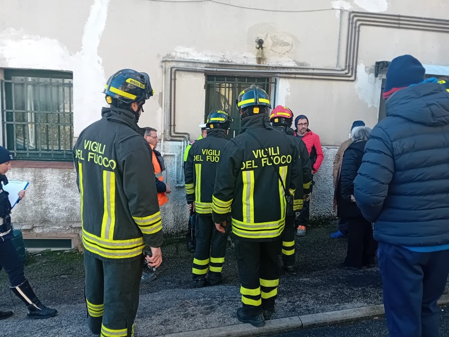 Recanati. Fuga di gas in uno stabile di via Fiume: intervento dei Vigili del Fuoco