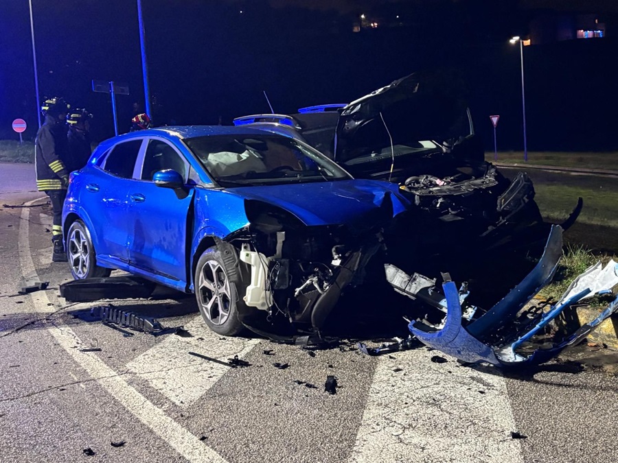 Incidente stradale in via Gaetano da Cerreto a Recanati: tre persone trasportate in ospedale