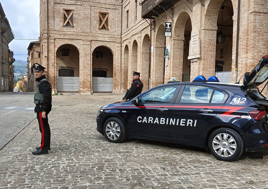 Caldarola: cena al ristorante senza pagare il conto, incastrato dalle telecamere. Denunciato dai carabinieri un 25enne