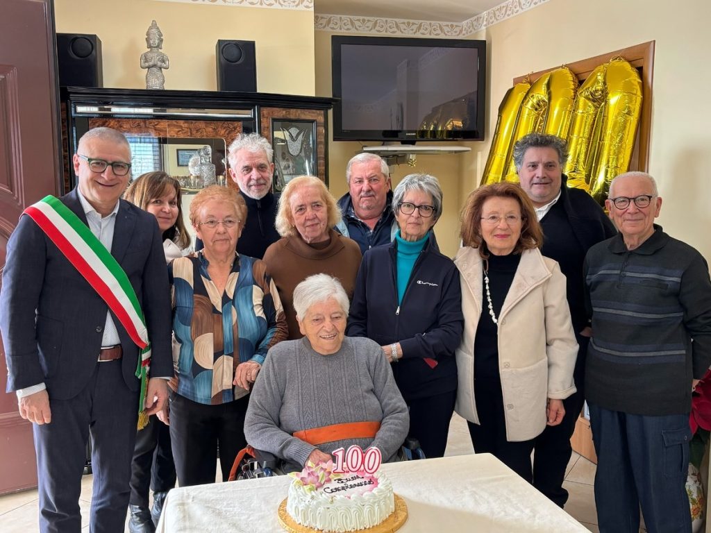 Recanati. Grande festa per i 100 anni di nonna Maria Ghergo