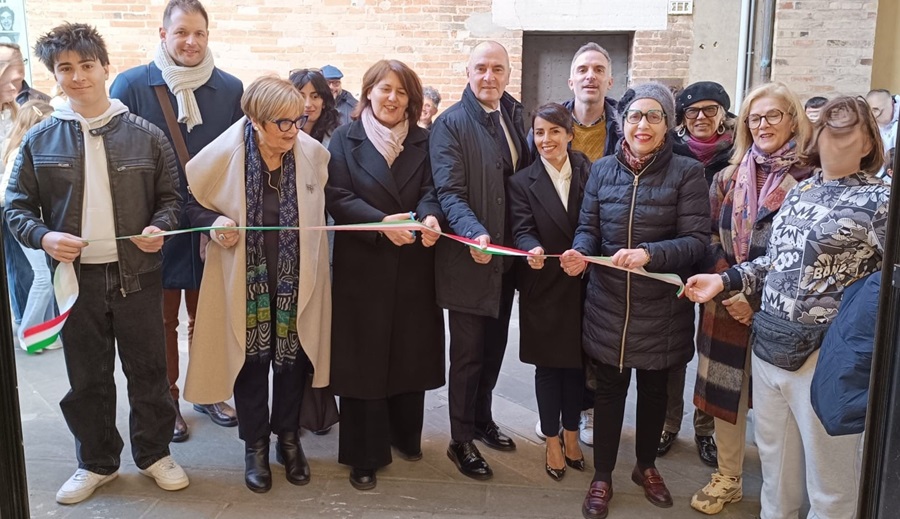 Loreto. Grande affluenza per la mostra “Frammenti d’Europa” dell’istituto Comprensivo Solari