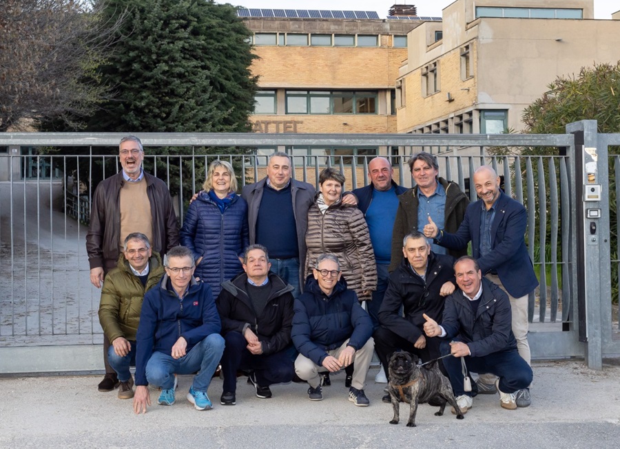 Gli ex studenti del 5° Chimici A dell’ITI E. Mattei -sperimentale deuterio – di Recanati si ritrovano dopo 38 anni